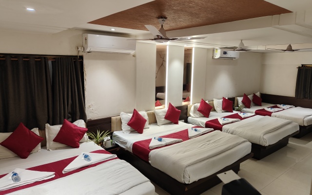 Hotel Anand Palace – Guest Rooms – Shirdi