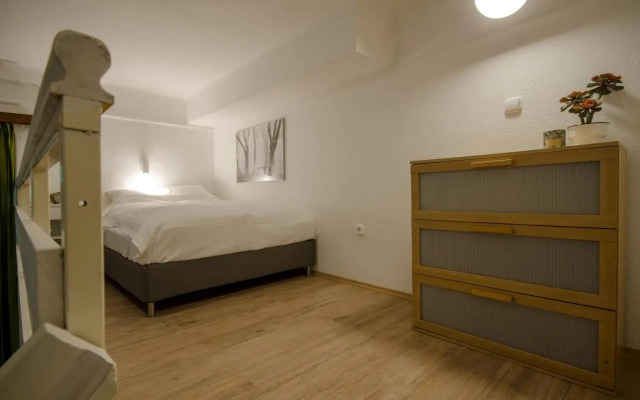 DE LUX Studio Apartment In Historical Quarters