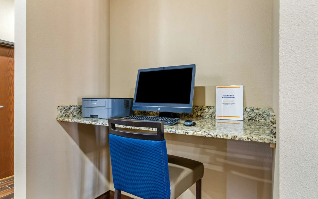 Comfort Inn & Suites Salina North