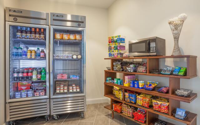 Holiday Inn Express & Suites Panama City Beach - Beachfront by IHG