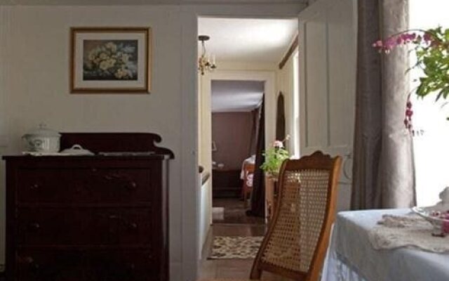 Roseledge Country Inn