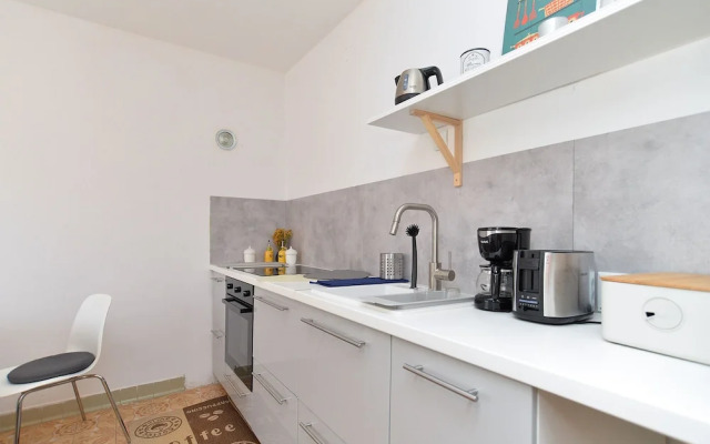 Apartment 1928