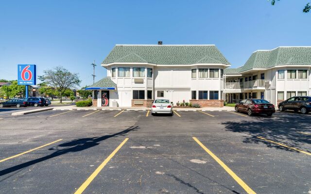 Motel 6 Schiller Park, IL - Chicago O'Hare
