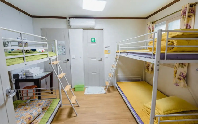 Panda Guesthouse - Hostel