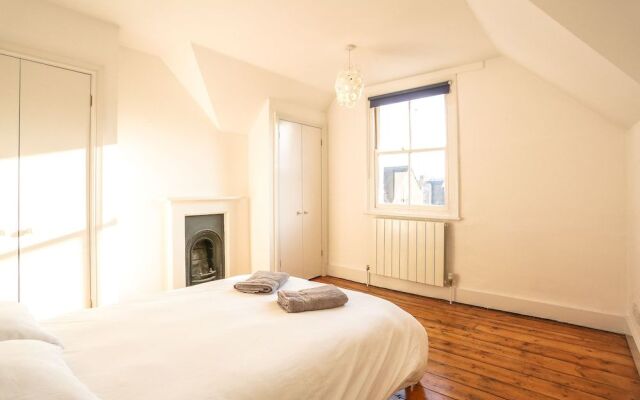 The Glasshouse Escape - 5BDR Victorian Jewel with Modern Twists in Jericho