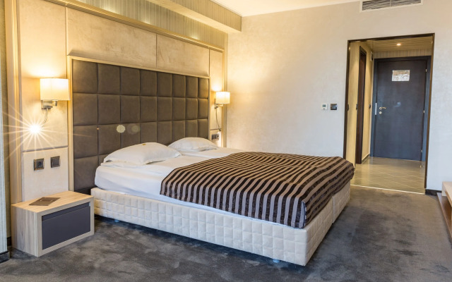 Cosmopolitan Hotel & Wellness