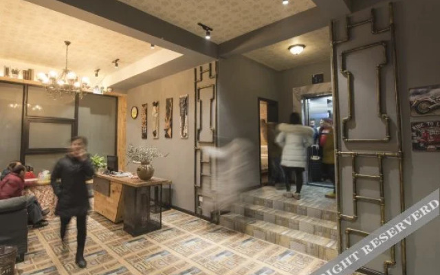Zhangjiajie Loft Homestay (Tianmen Mountain Cableway Store)