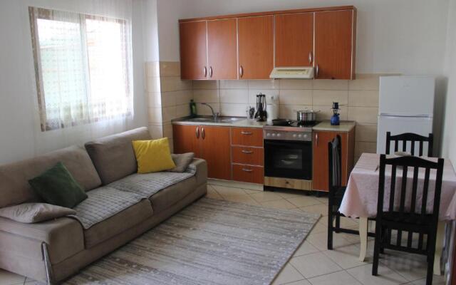 Bledi's Cozy Apartment 2 in New Blvd