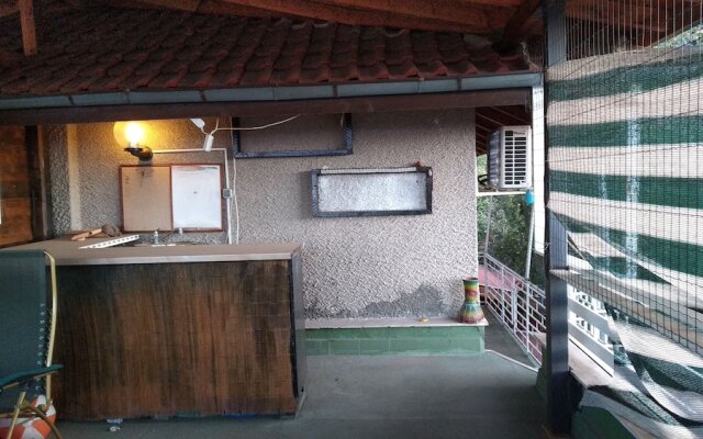 Snug Apartment at foot of mountain