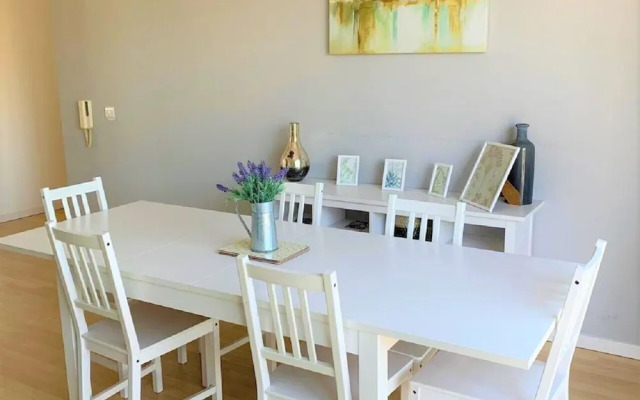 Two Bedroom Balcony Apartment Liverpool
