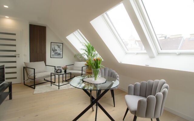 Stylish & Modern Apartment