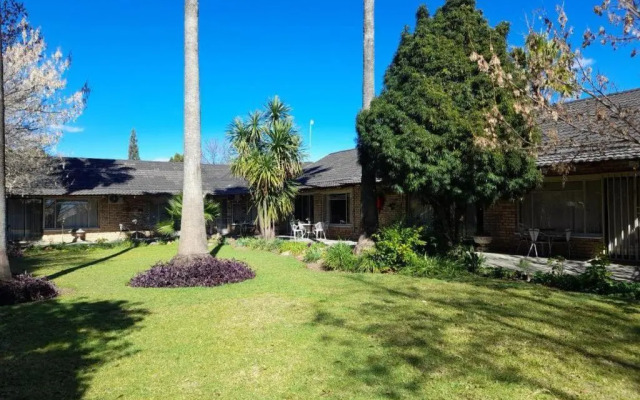 Palms Lodge
