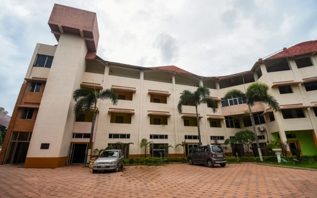 OYO 62127 Ritz Rivera