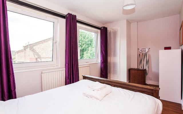 Modern 2 Bedroom Flat in Stoke Newington