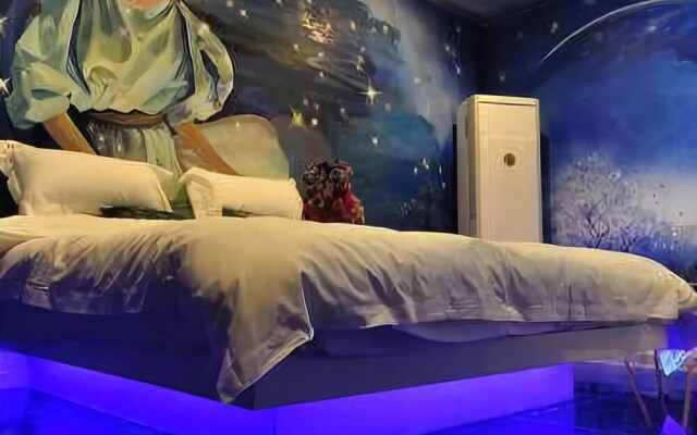 The Love of Maple Theme Hotel