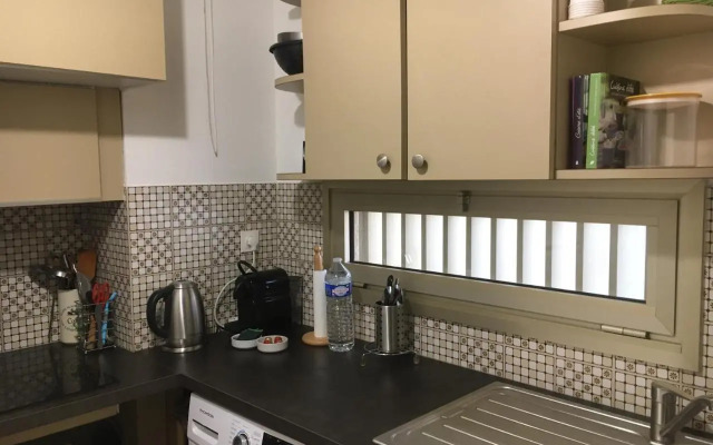 Golfe Juan, quiet apartment with pool, near the beach
