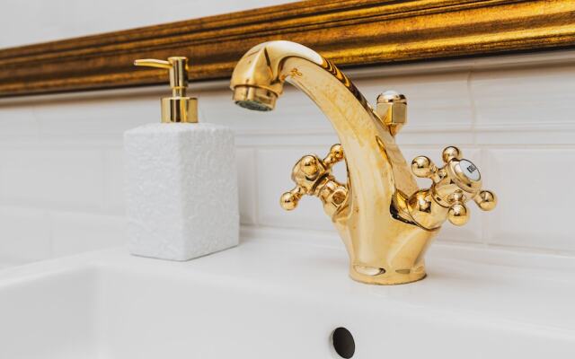 Lux 3 Bedroom Flat by Renters Prestige