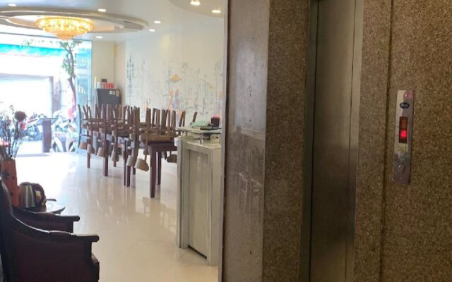 Hanoi Holiday Diamond Hotel
