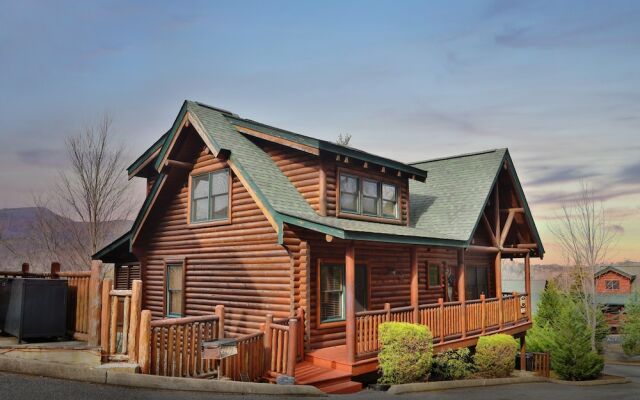 Mountain Sunrise - Five Bedroom Cabin
