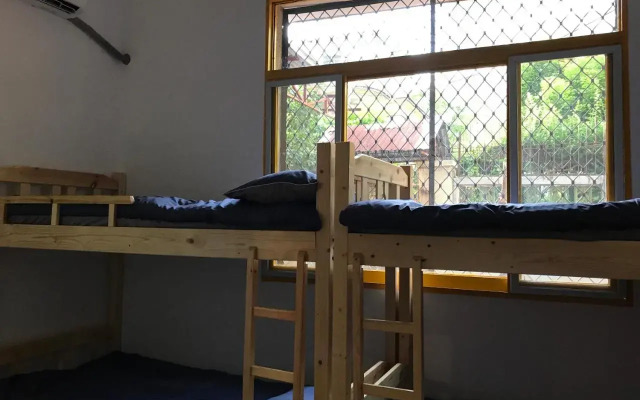No. 6 Cuobian Hostel