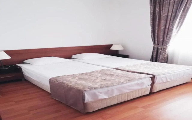 Efir Aparthotel