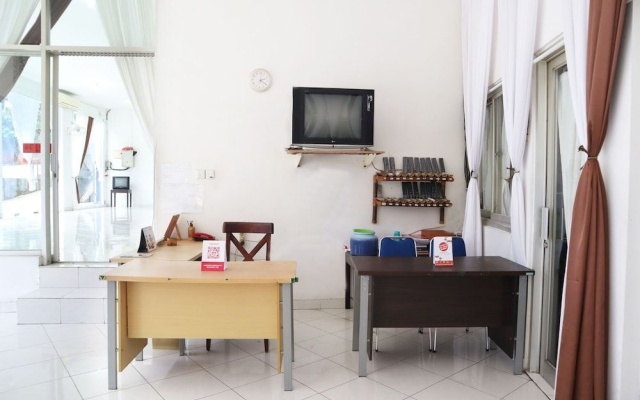 OYO 1967 Hotel House of Eva Syariah Near Rumah Sakit Umum Daerah Jagakarsa – Guest Rooms – Jakarta