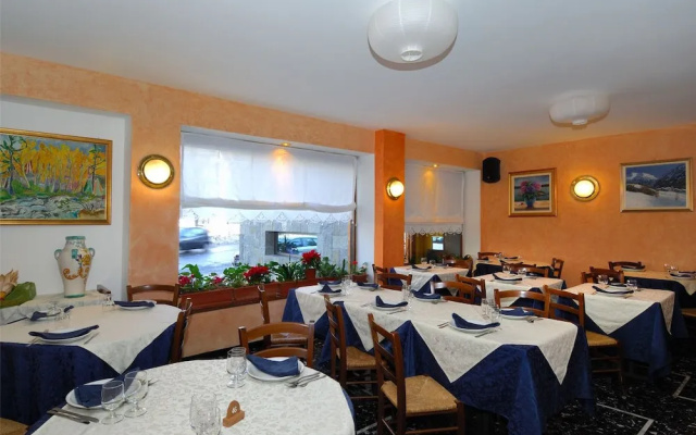 Hotel Bucaneve