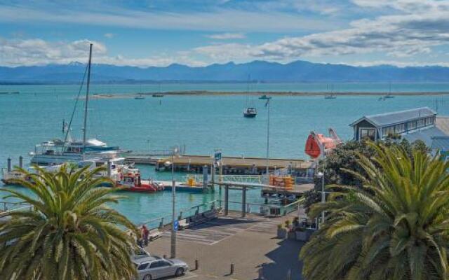 Seaside Luxury - Holiday apartment accommodation, Nelson Waterfront