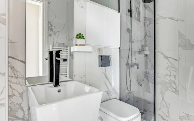 Sanders Old Port Thessaloniki