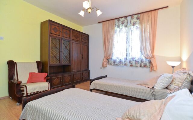 Apartment 1817