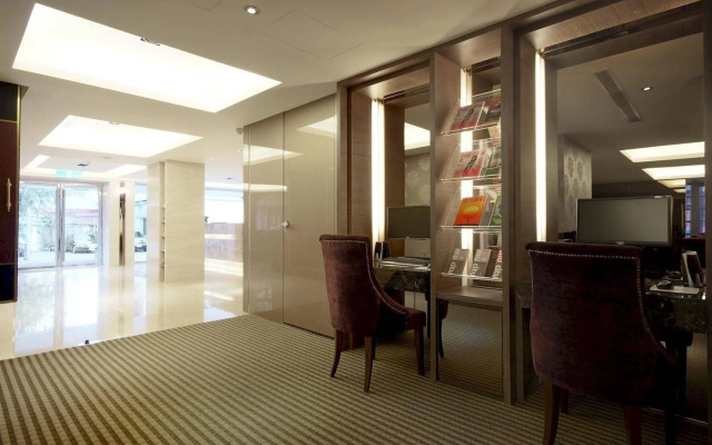 The Metro Hotel