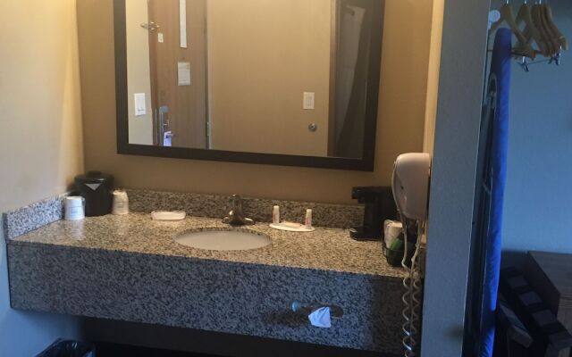 Super 8 Louisville Airport