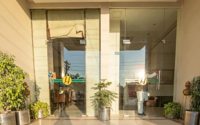 Hotel Janhvi International