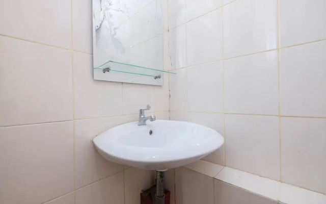 Strategic And Restful 2Br At Bassura City Apartment