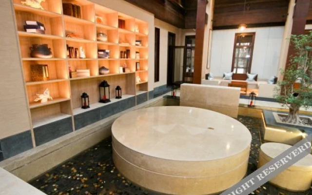 Huaqing Palace Resort & Spa