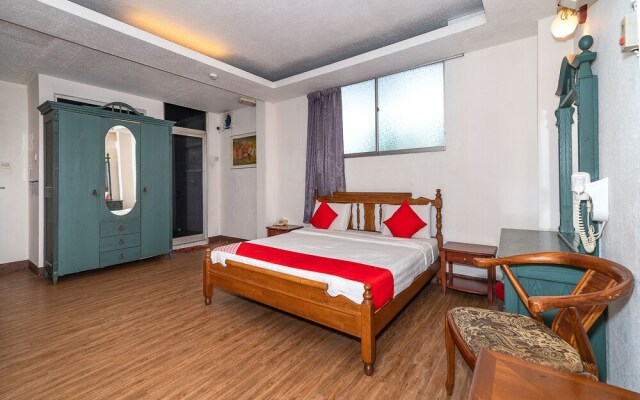 Hotel Holiday Park by OYO Rooms