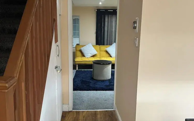 Cozy Basildon Retreat With 3 Bedrooms Free Parking