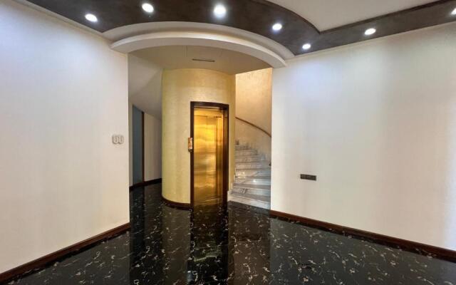 Kocharyan Street, 5 bedrooms Luxury, Unique House MS555