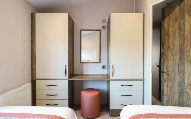 Broadland Sands Lodge