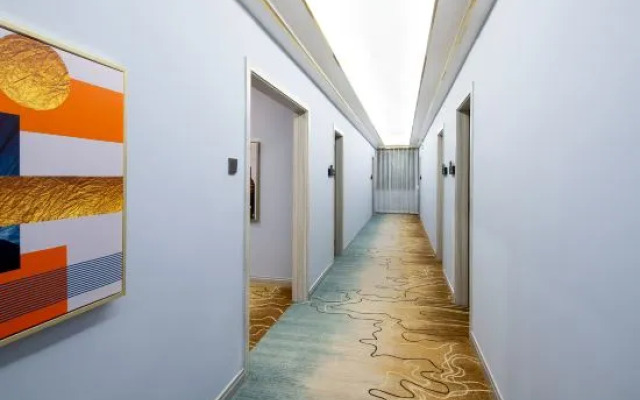 Empire Hotel