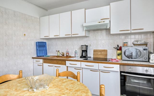 Apartment With 2 Bedrooms in Mèze, With Wonderful sea View, Furnished
