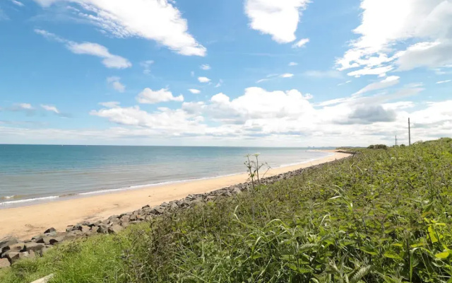 24 Hauxley Links