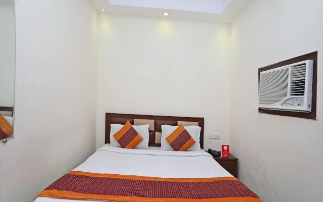 OYO 4882 Hotel Golden Park