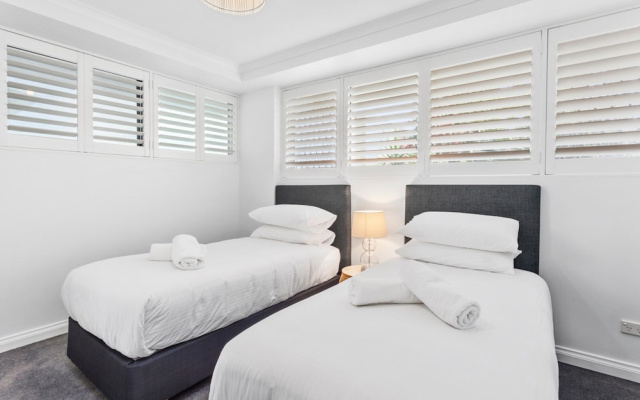 Beachfront 2-bed With Pool, BBQ – Guest Rooms – Gold Coast
