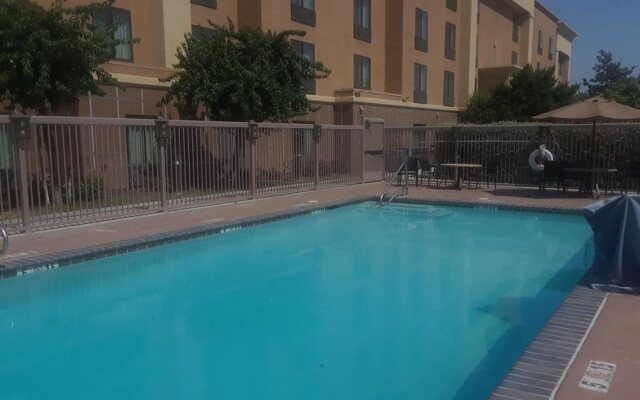 Hampton Inn & Suites Bakersfield/Hwy 58, CA