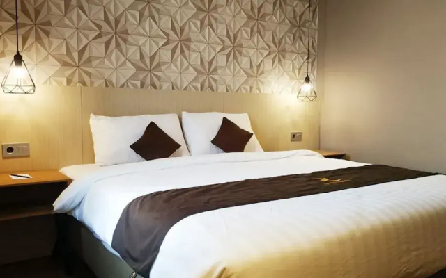 Zenith Premiere Hotel Baubau