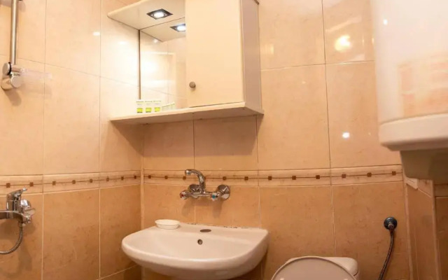 Convenient 1-Bedroom Flat next to Harmanite Beach