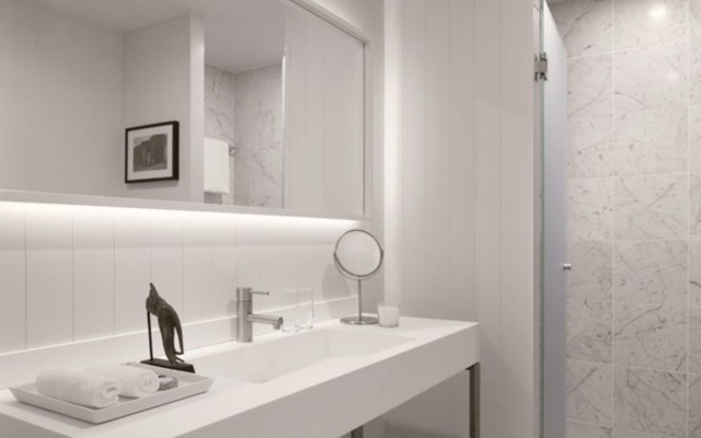 Burbury Hotel & Apartments