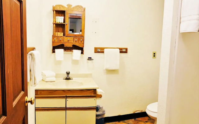 Alaskan Hotel and Bar