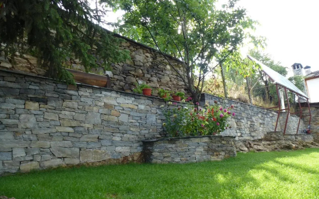 Delchevata Kushta V Leshten